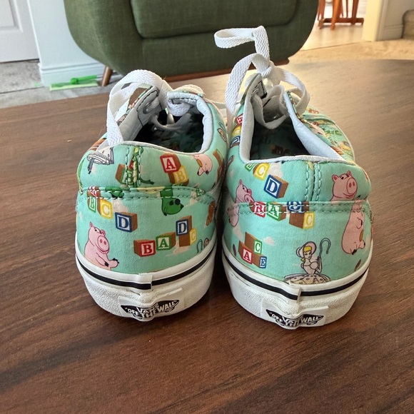 Vans x Disney Pixar Toy Story Old Skool – Women’s 8 / Men’s 6.5 - Picture 3 of 5